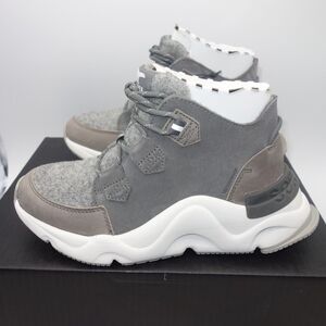 NEW Sorel Kinetic Caribou Waterproof Boots Women’s 6.5 Quarry Sea Salt